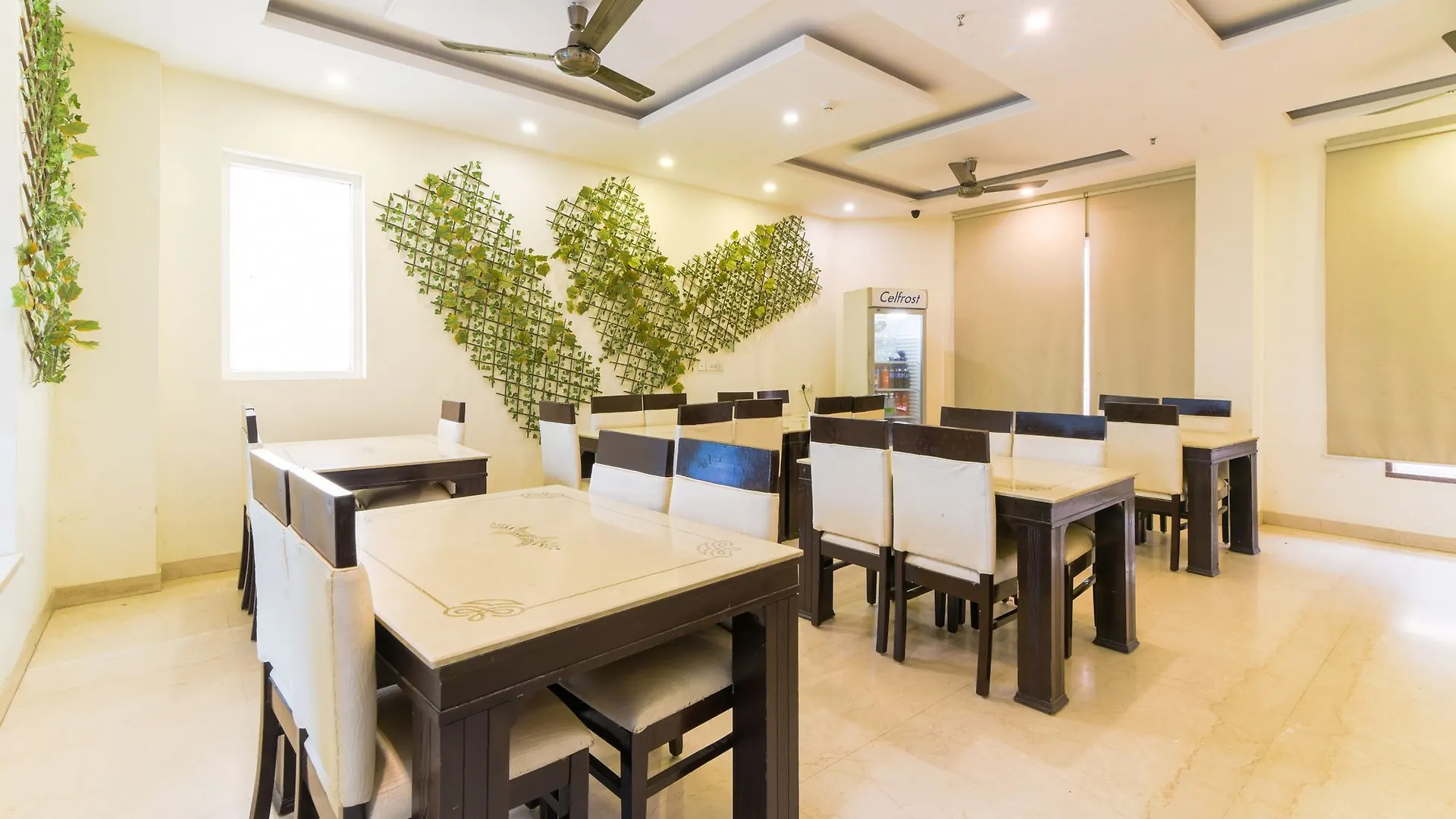 Treebo Q-Cent Hotel Gurgaon