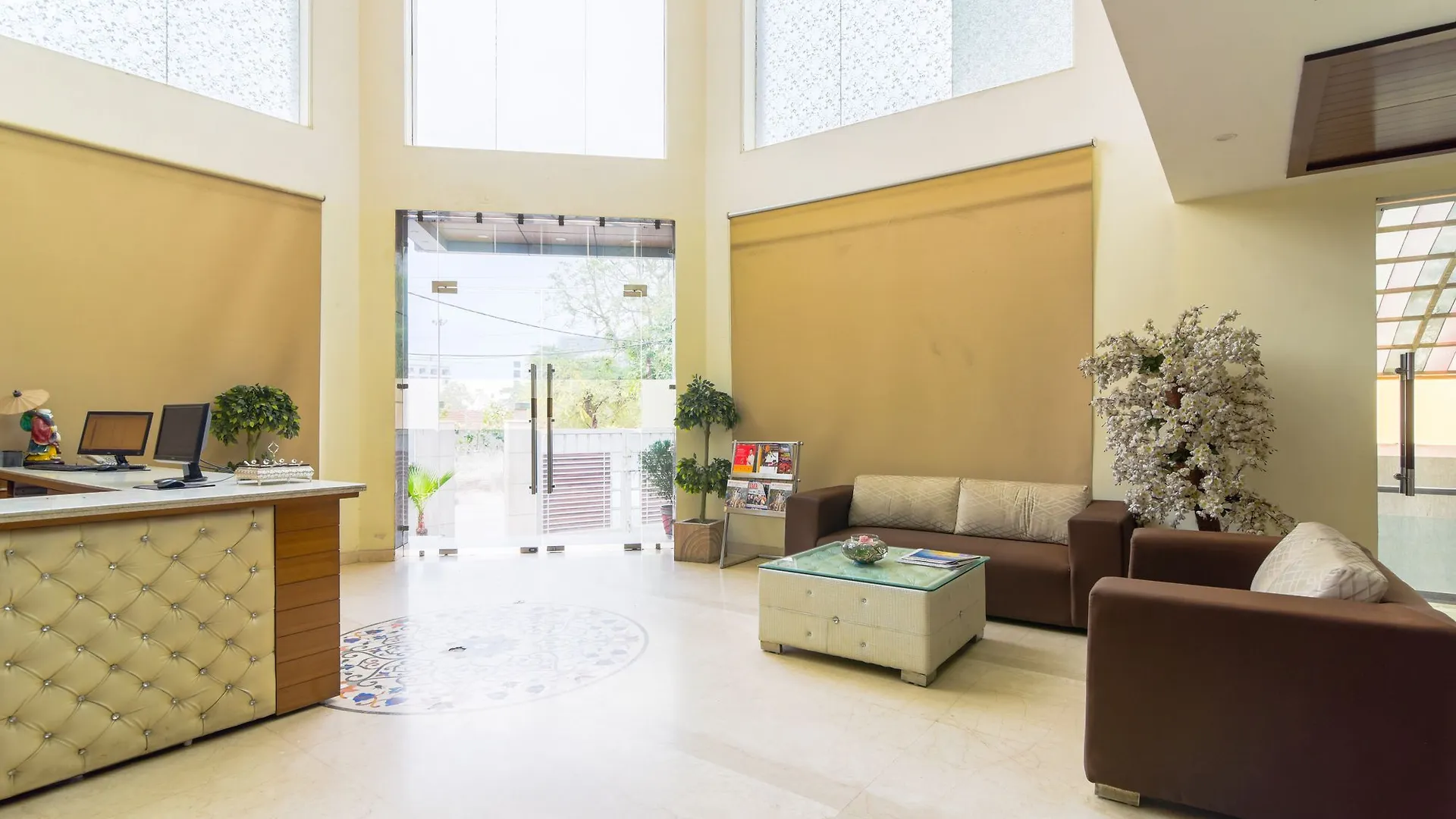 Treebo Q-Cent Hotel Gurgaon India